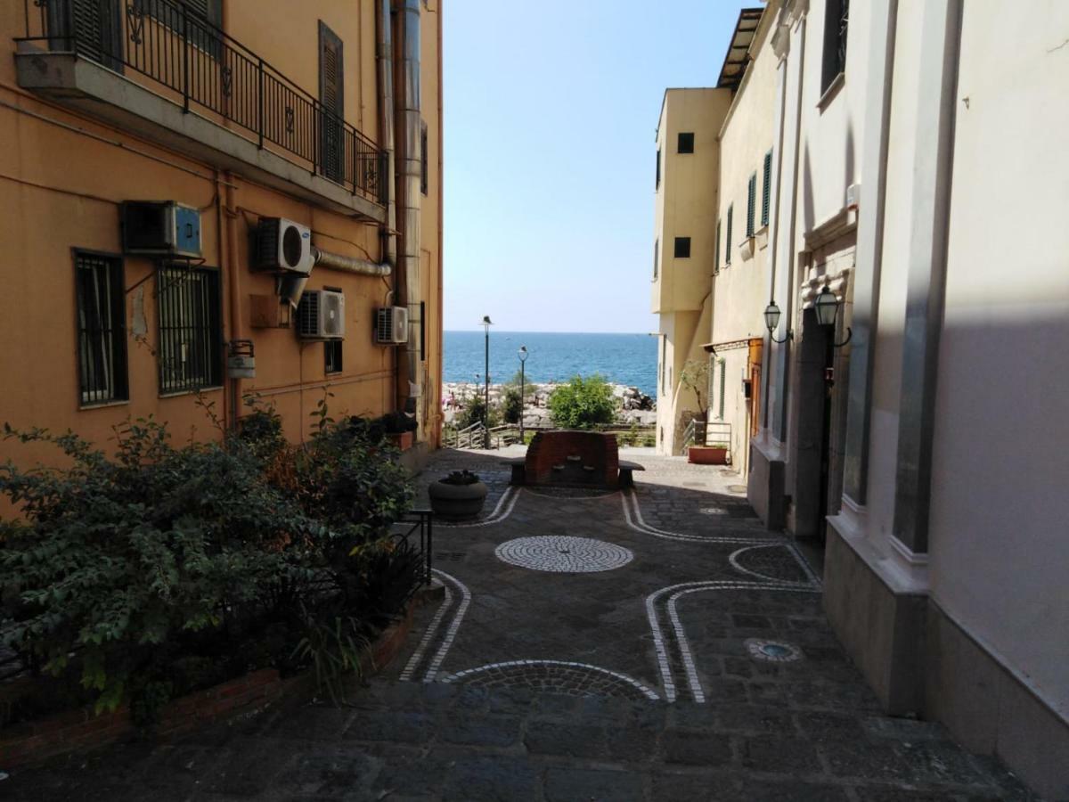 Valerio'S Flat Apartment Pozzuoli Exterior photo